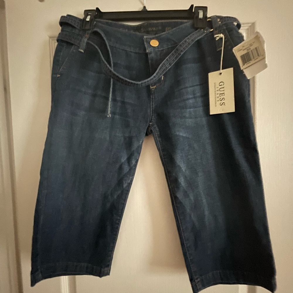 Womens Guess Crop Jeans - Denim Size 30.